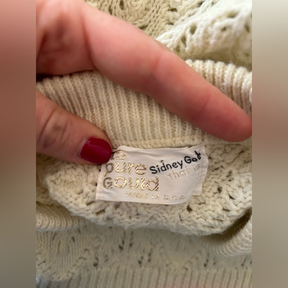 Vintage 1960s Sidney Gould cardigan sweater with iridescent buttons. Size medium - Picture 11 of 11